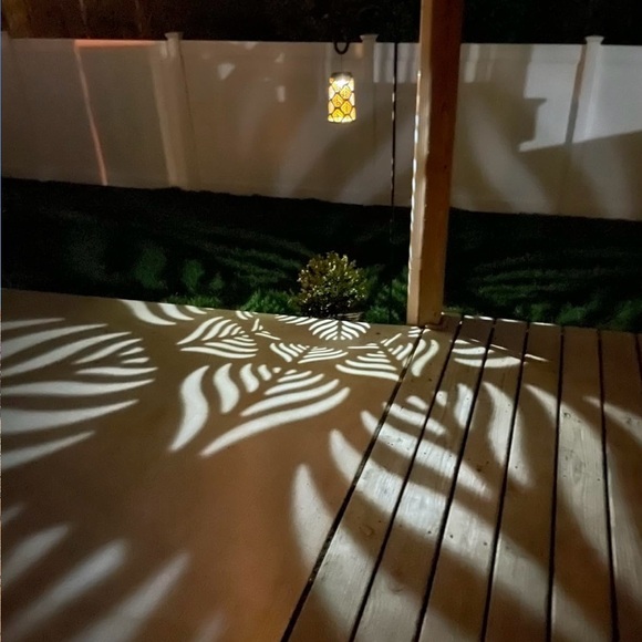 Outdoor Solar Lanterns - 4 Pack - Picture 12 of 13